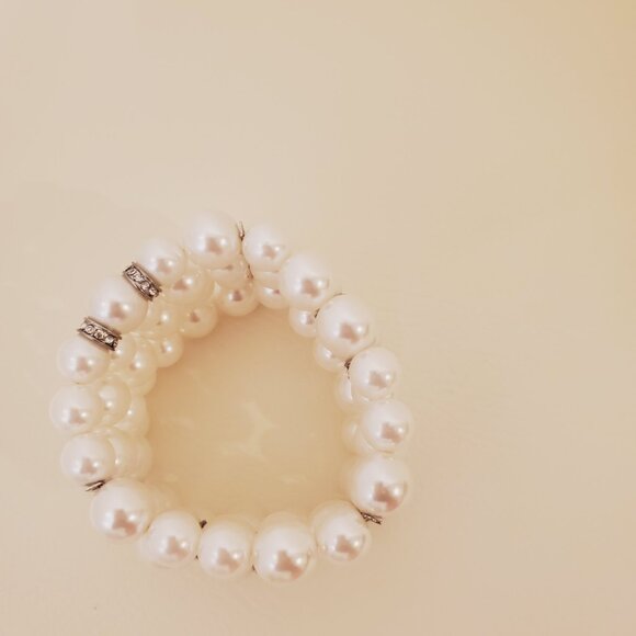 Jessica McClintock Simulated 4 Strand White Pearl Fashion Bracelet - Picture 2 of 2